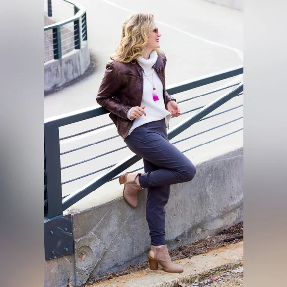 Athleta Soho (original) Lined Joggers-Charcoal - Picture 1 of 15